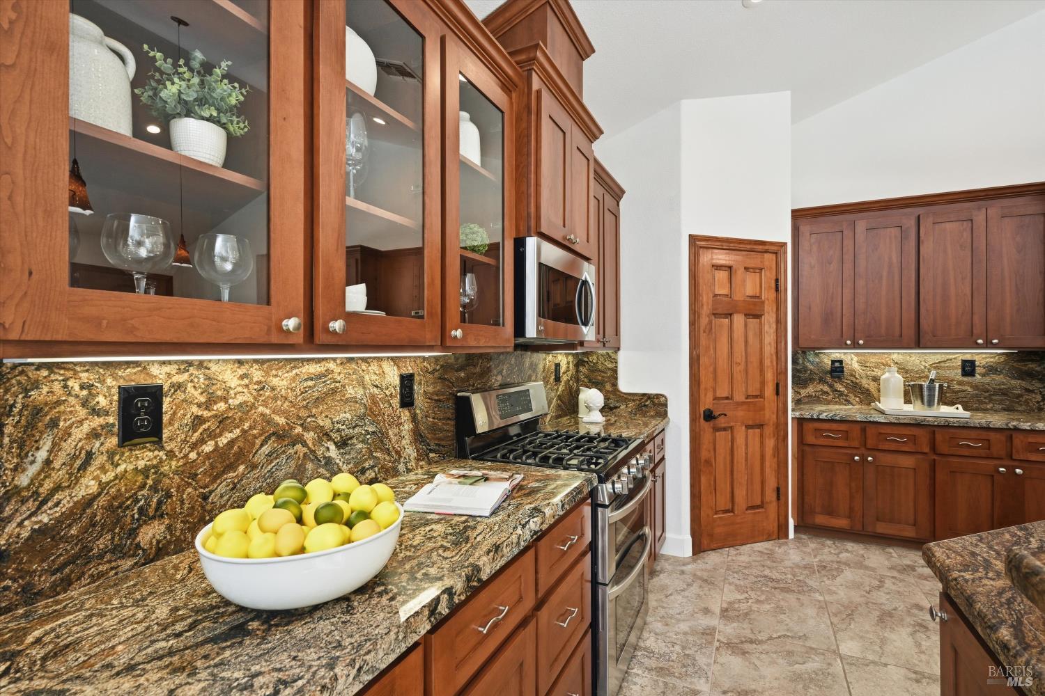Detail Gallery Image 11 of 60 For 5251 Dry Creek Rd, Napa,  CA 94558 - 2 Beds | 2 Baths