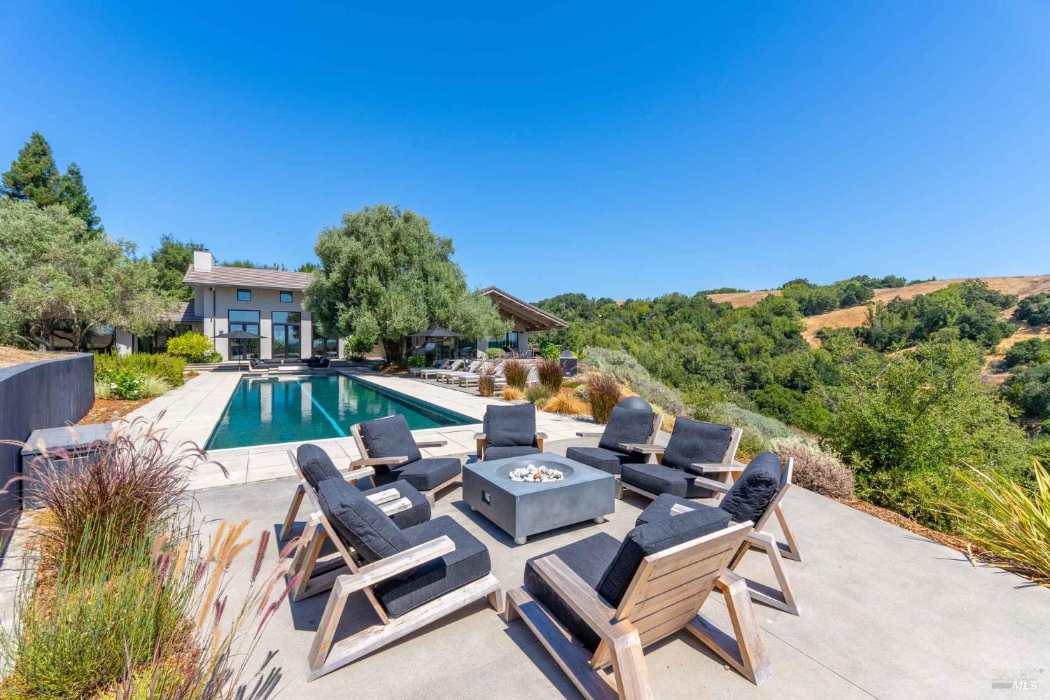 Detail Gallery Image 11 of 35 For 1250 Partrick Rd, Napa,  CA 94558 - 6 Beds | 4 Baths