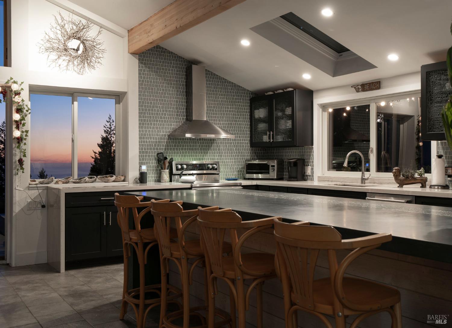 Detail Gallery Image 2 of 49 For 44801 Fish Rock Rd, Gualala,  CA 95445 - 3 Beds | 3 Baths