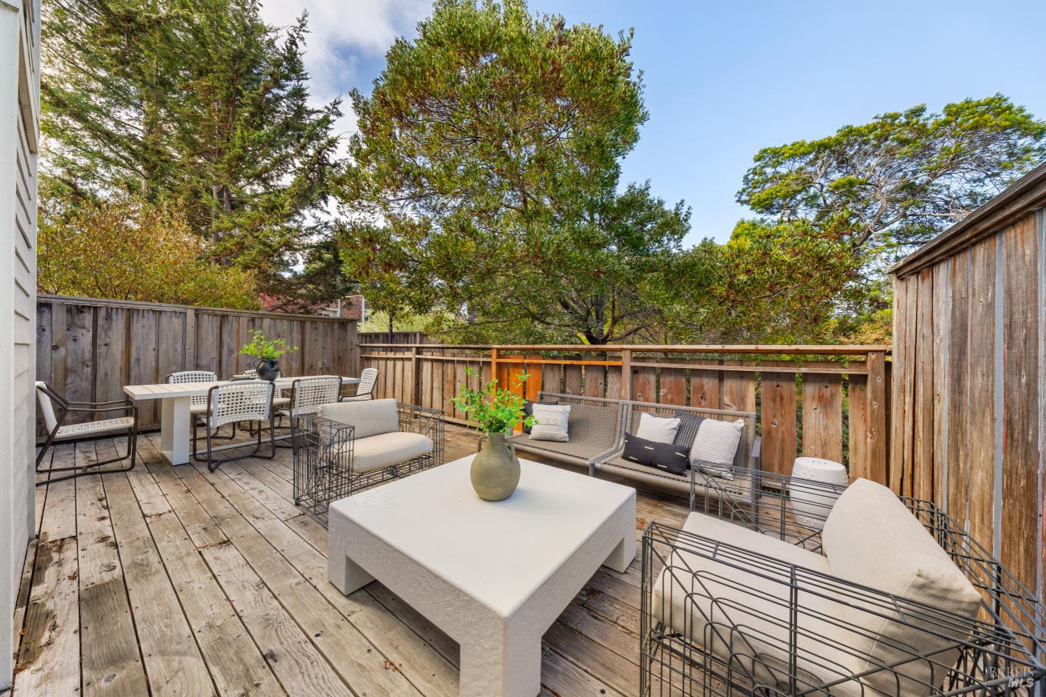 Detail Gallery Image 24 of 29 For 14 Mariner Green Dr, Corte Madera,  CA 94925 - 3 Beds | 2/1 Baths