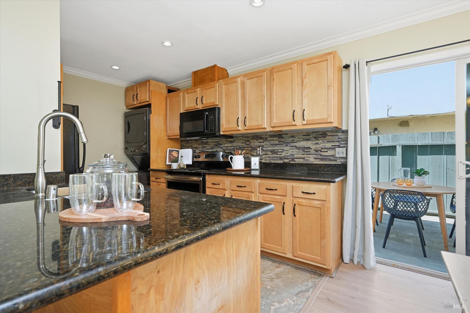 Detail Gallery Image 13 of 32 For 1072 Marina Dr, Napa,  CA 94559 - 2 Beds | 1/1 Baths
