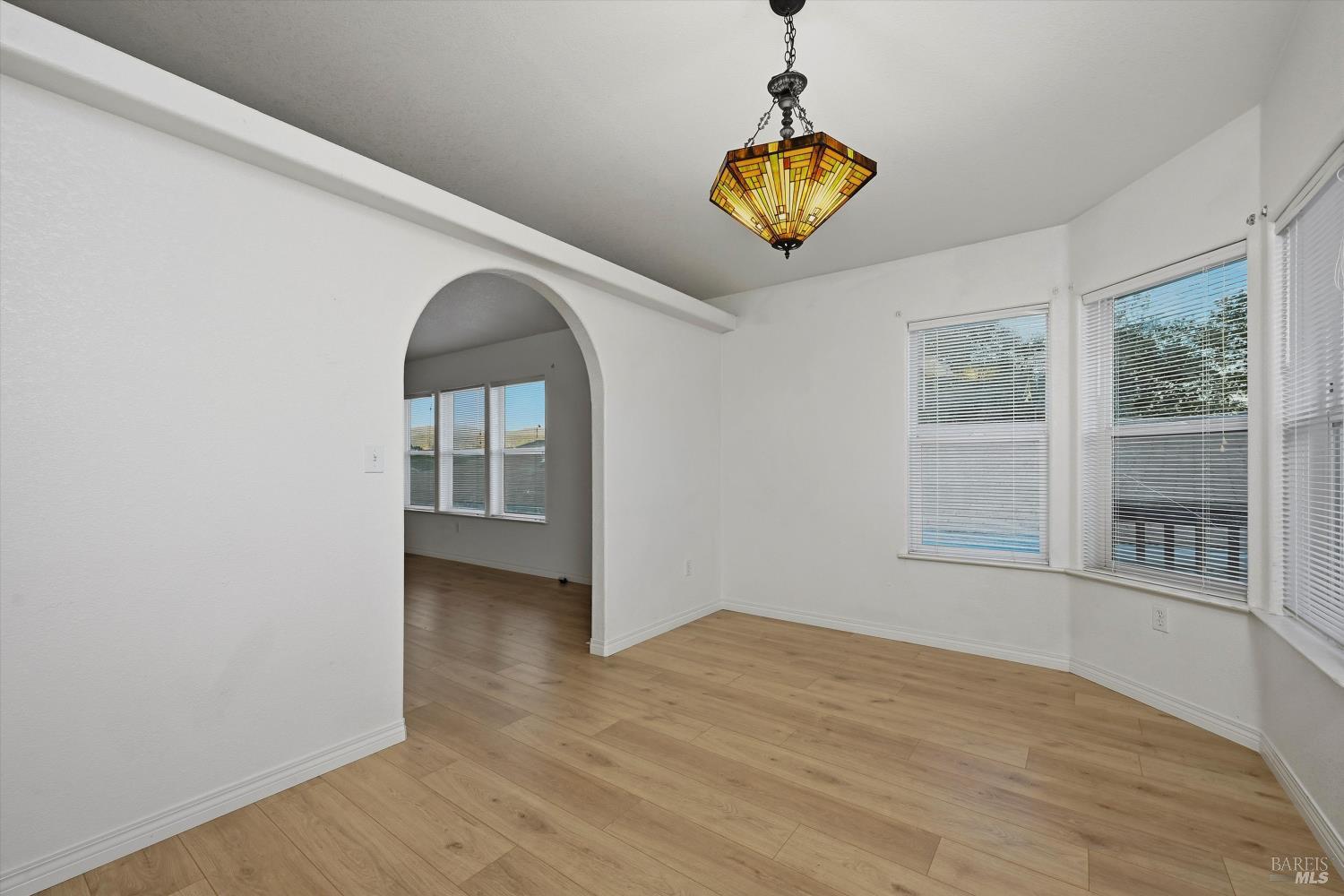 Detail Gallery Image 5 of 21 For 350 Walnut Dr, Lakeport,  CA 95453 - 2 Beds | 2 Baths