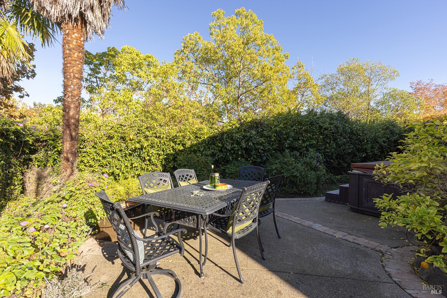 Detail Gallery Image 35 of 38 For 4 Firefly Ln, Napa,  CA 94558 - 3 Beds | 2 Baths