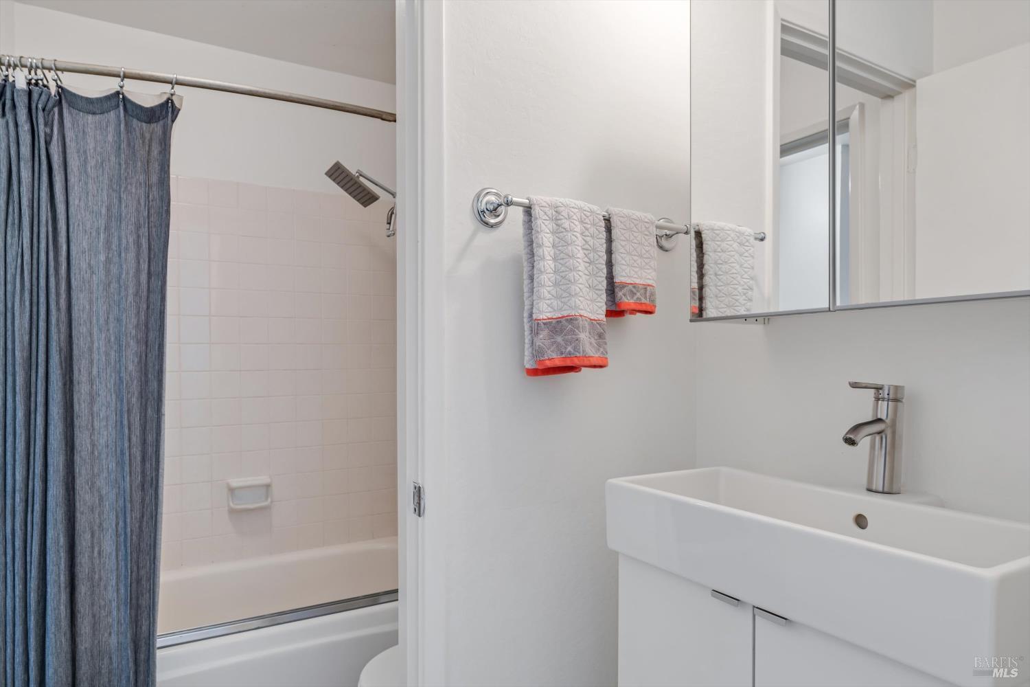 Detail Gallery Image 11 of 25 For 3476 Shelter Creek Dr, Napa,  CA 94558 - 2 Beds | 1/1 Baths