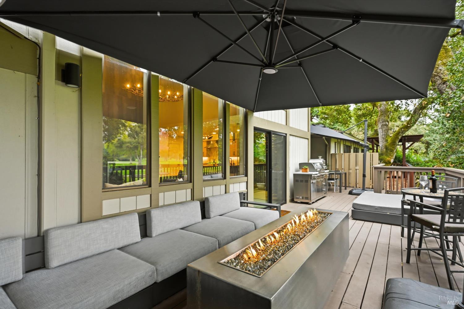 Detail Gallery Image 19 of 40 For 117 Milliken Creek Dr, Napa,  CA 94558 - 4 Beds | 3/1 Baths