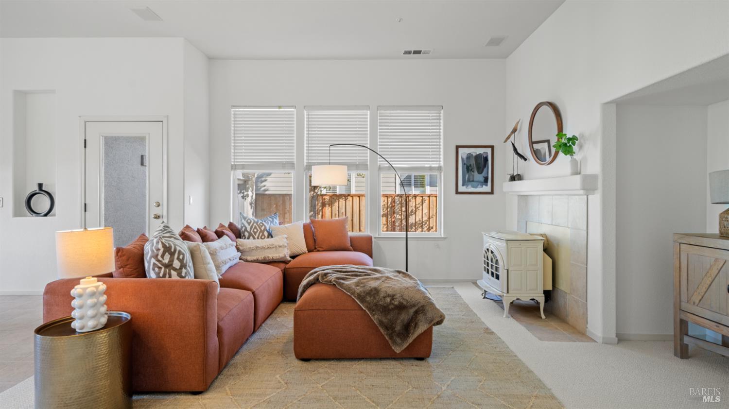 Detail Gallery Image 18 of 19 For 1971 Lansdowne Way, Petaluma,  CA 94954 - 4 Beds | 3 Baths