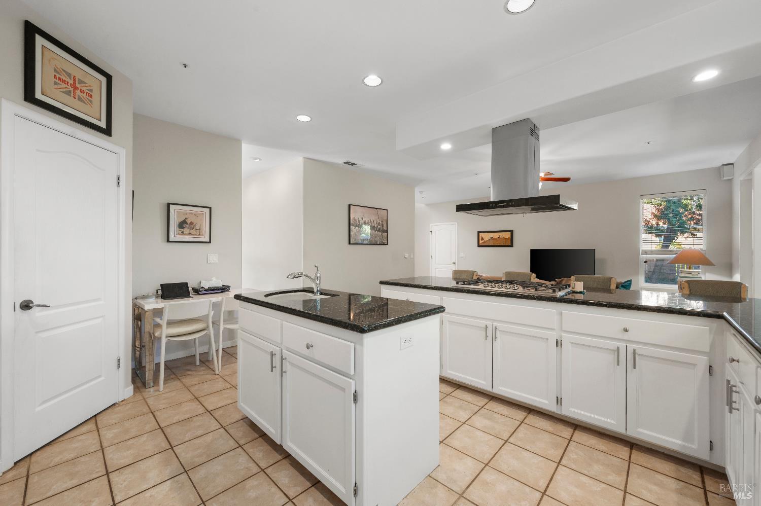 Detail Gallery Image 9 of 26 For 9 Emperor Ct, Napa,  CA 94558 - 4 Beds | 2/1 Baths