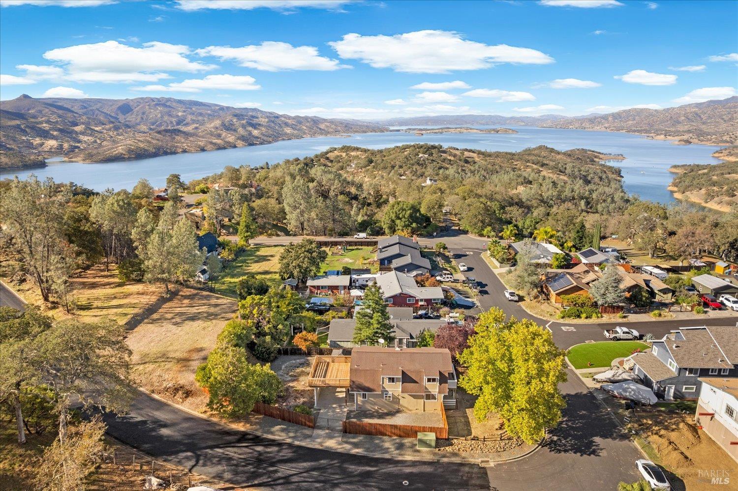 Detail Gallery Image 5 of 60 For 1017 Headlands Dr, Napa,  CA 94558 - 3 Beds | 2 Baths