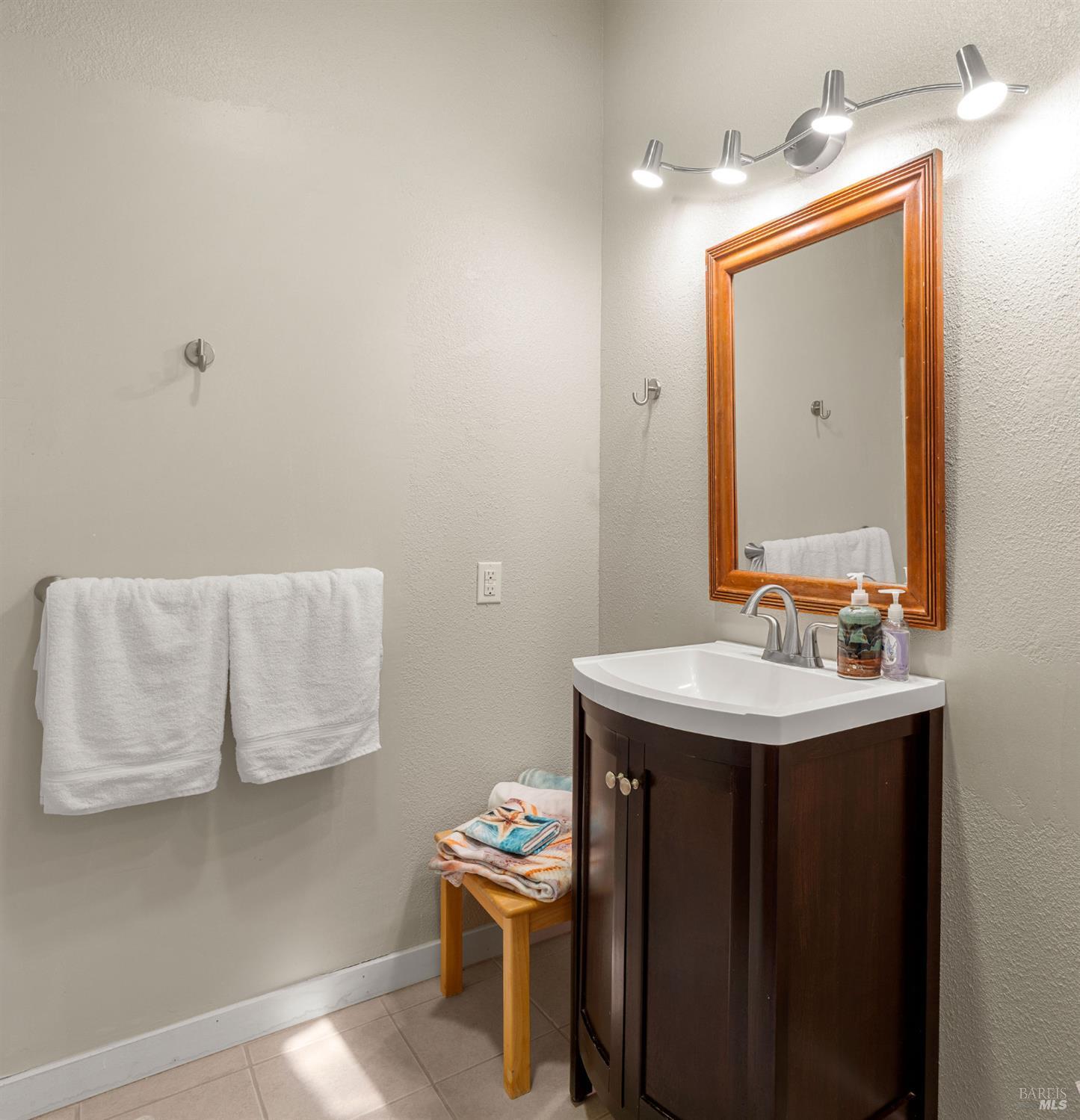 Detail Gallery Image 15 of 49 For 44801 Fish Rock Rd, Gualala,  CA 95445 - 3 Beds | 3 Baths