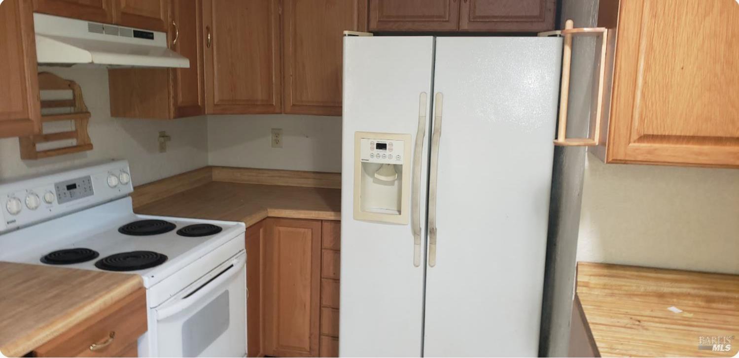 Detail Gallery Image 6 of 8 For 25530 Archer Ln, Willits,  CA 95490 - 2 Beds | 1/1 Baths