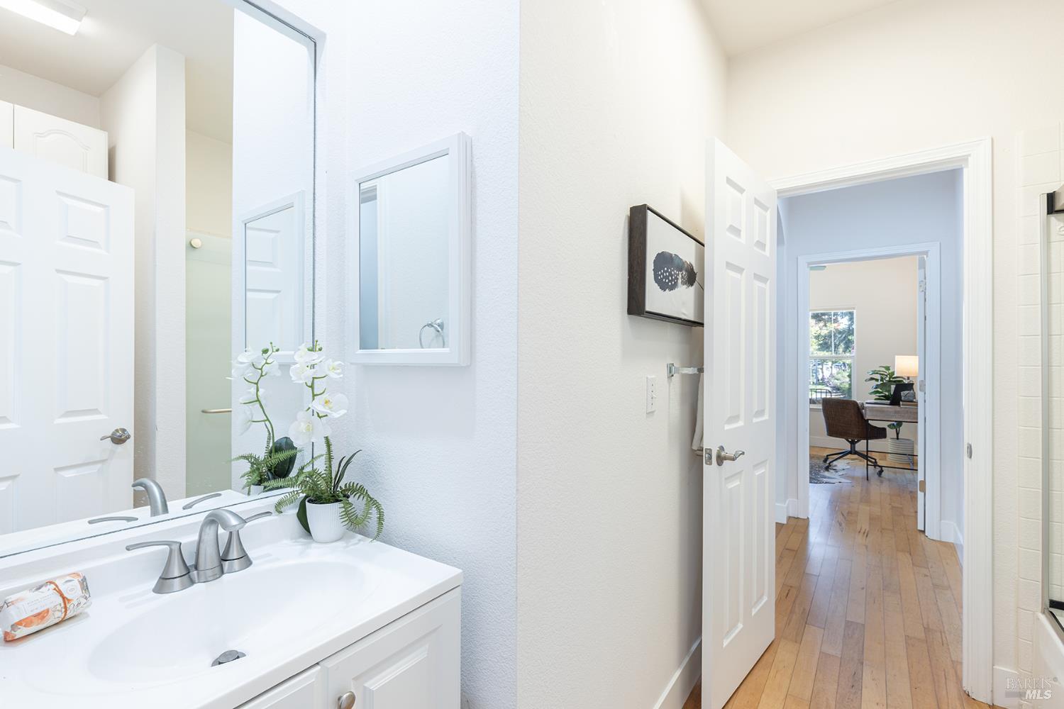 Detail Gallery Image 19 of 38 For 4 Firefly Ln, Napa,  CA 94558 - 3 Beds | 2 Baths