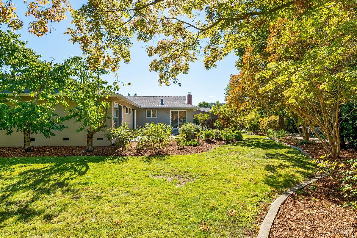 Detail Gallery Image 34 of 47 For 15 Betty Ln, Novato,  CA 94947 - 4 Beds | 2 Baths