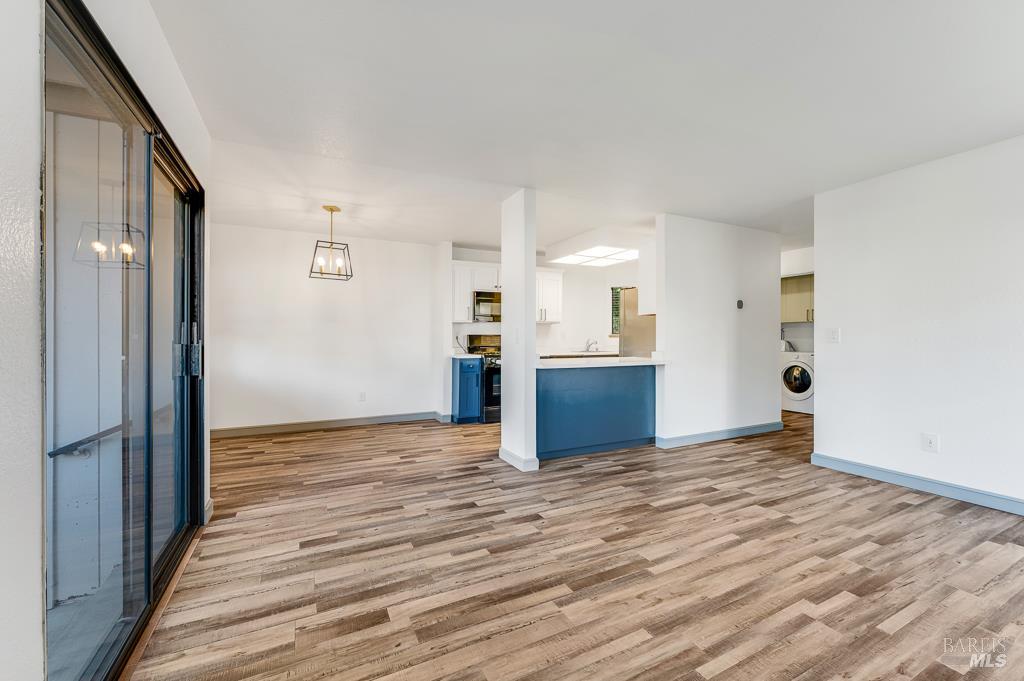 Detail Gallery Image 2 of 15 For 2513 Westberry Dr, Santa Rosa,  CA 95403 - 2 Beds | 1 Baths