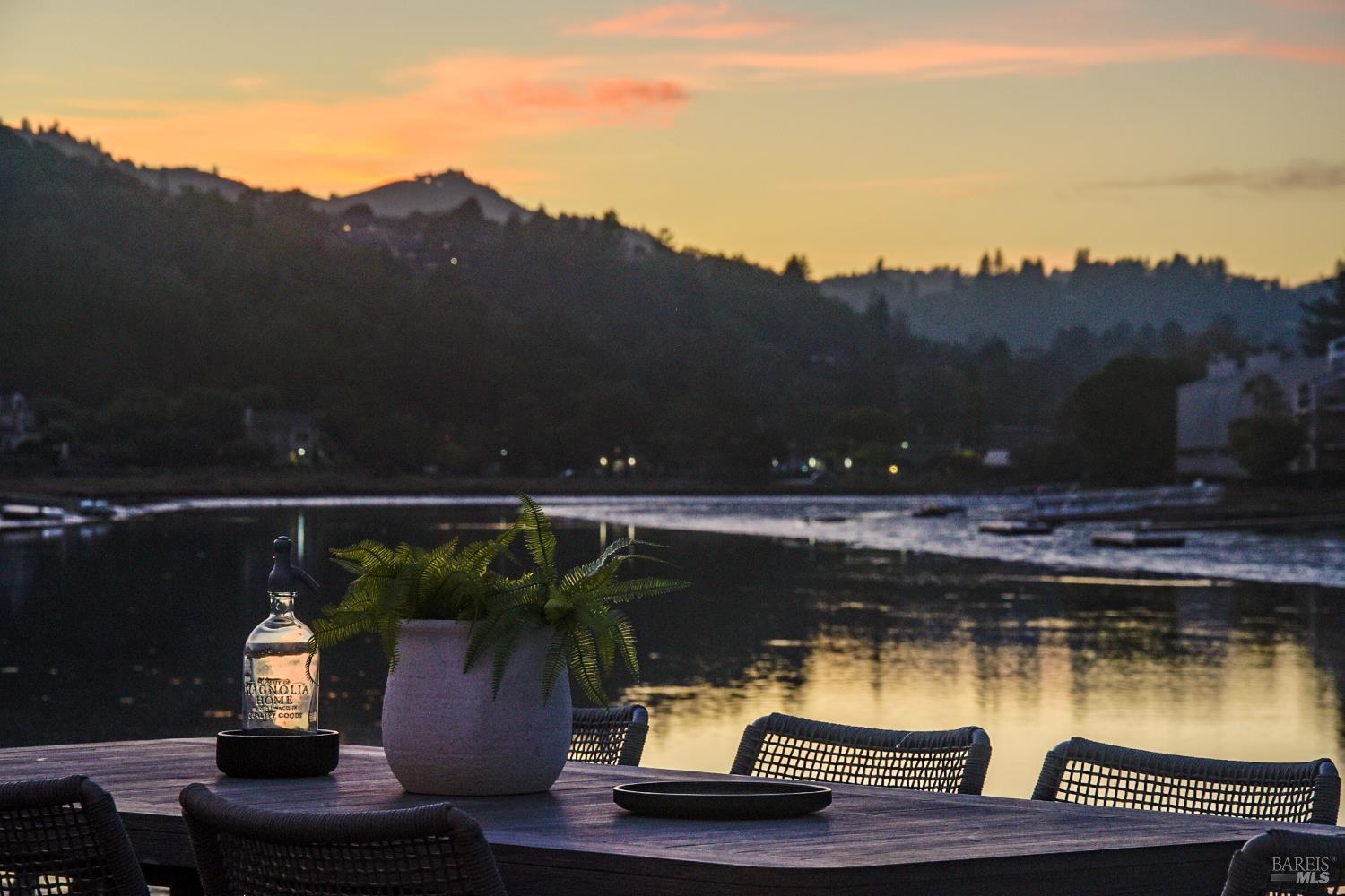 Detail Gallery Image 5 of 33 For 24 Boardwalk One Unkn, Larkspur,  CA 94939 - 2 Beds | 1 Baths