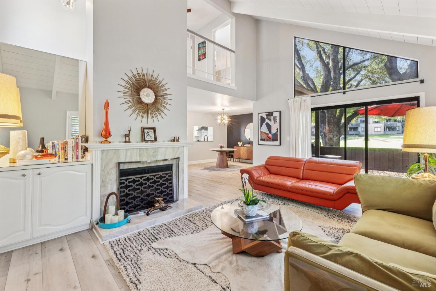 Detail Gallery Image 7 of 33 For 106 Indian Way, Novato,  CA 94949 - 3 Beds | 2 Baths