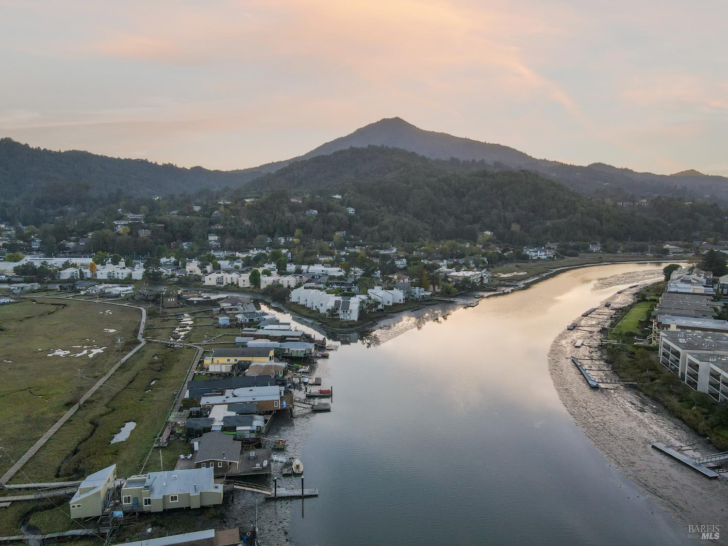 Detail Gallery Image 25 of 33 For 24 Boardwalk One Unkn, Larkspur,  CA 94939 - 2 Beds | 1 Baths