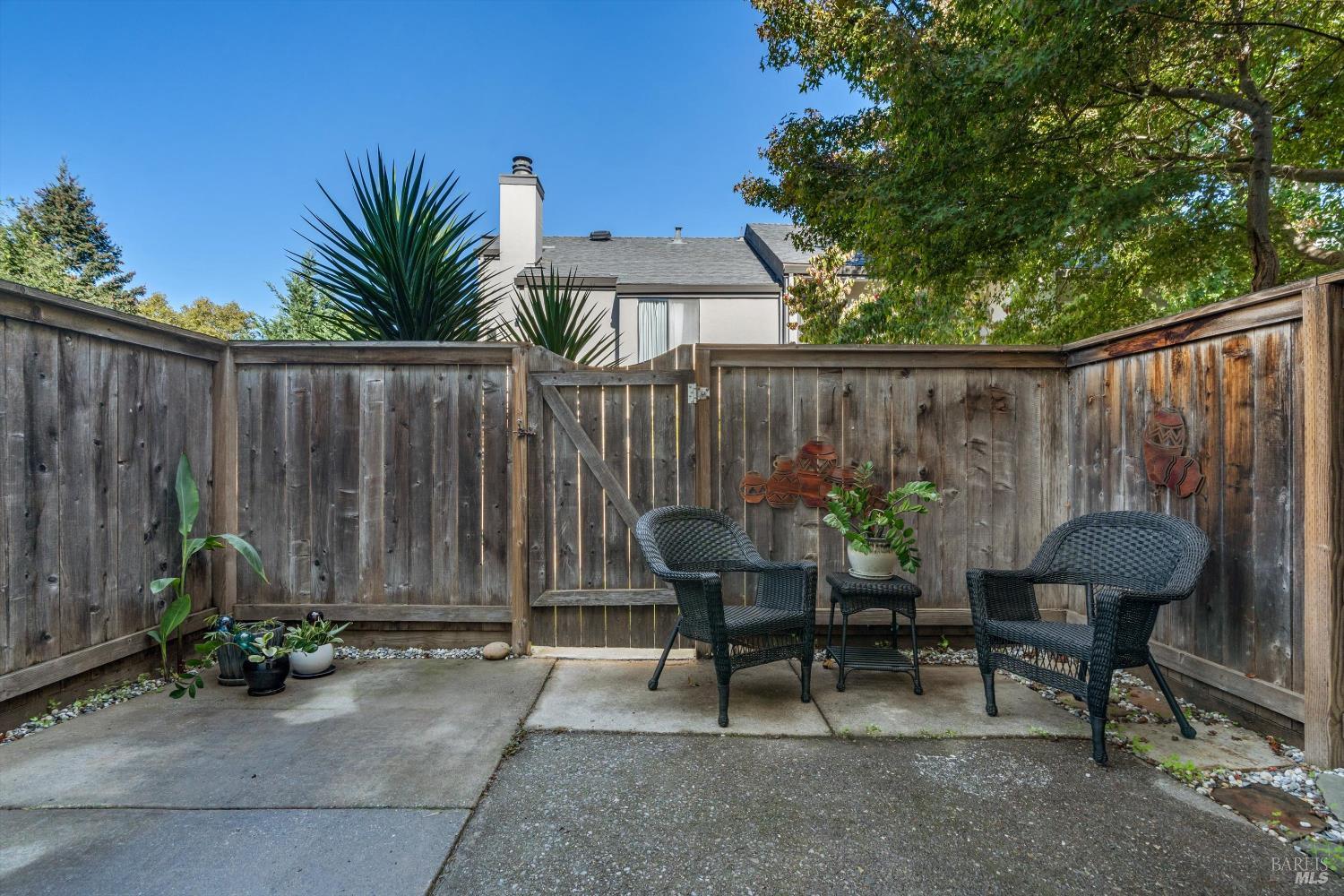 Detail Gallery Image 12 of 25 For 3476 Shelter Creek Dr, Napa,  CA 94558 - 2 Beds | 1/1 Baths