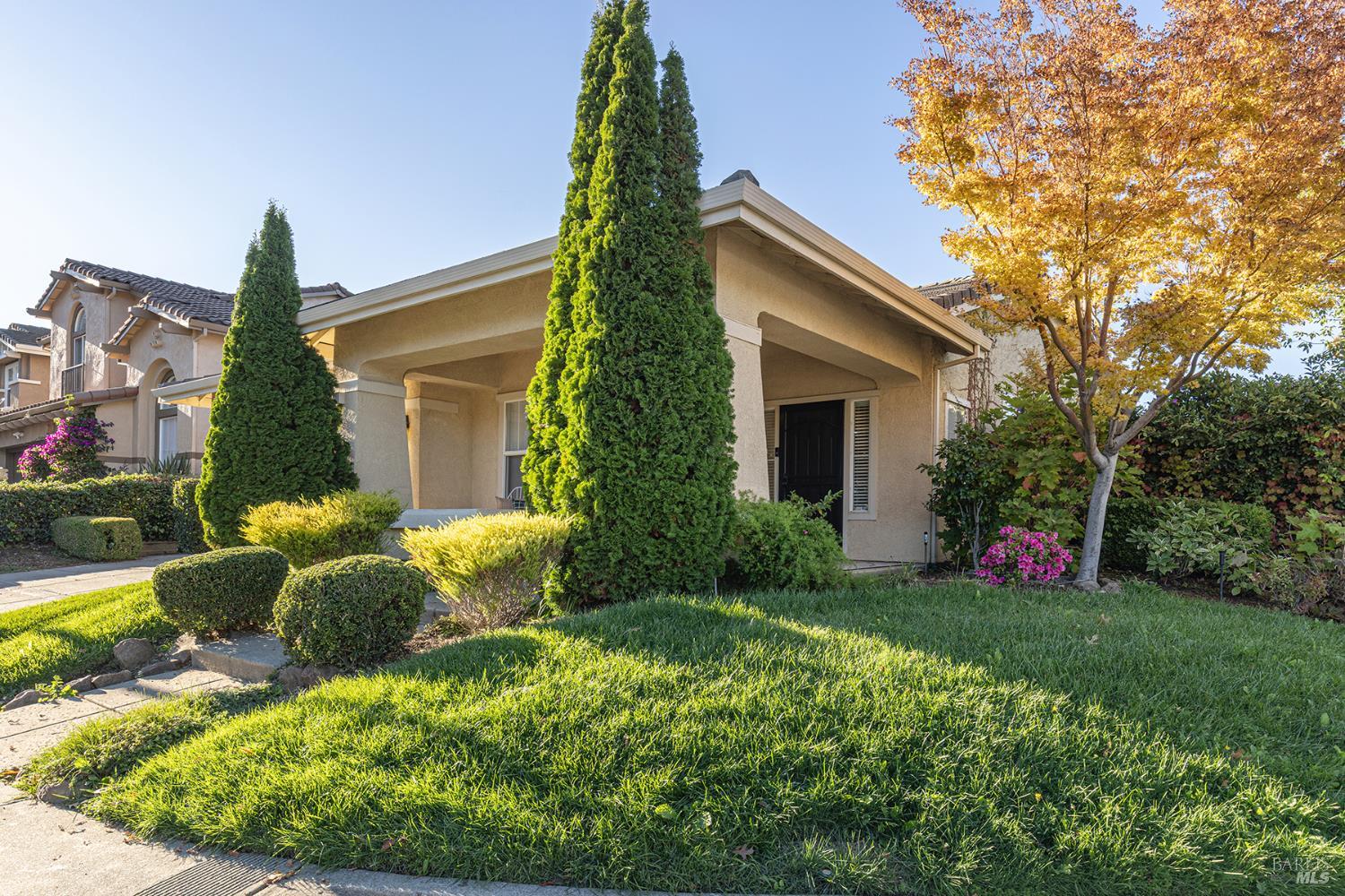 Detail Gallery Image 3 of 38 For 4 Firefly Ln, Napa,  CA 94558 - 3 Beds | 2 Baths