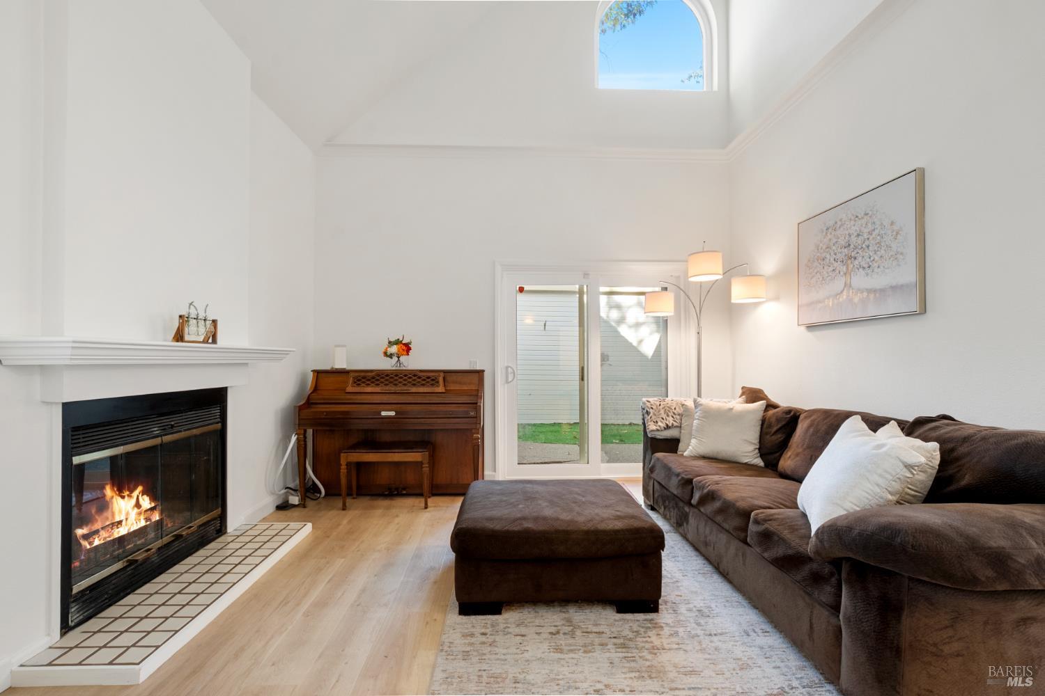 Detail Gallery Image 5 of 53 For 3315 Yulupa Ave, Santa Rosa,  CA 95405 - 3 Beds | 2 Baths