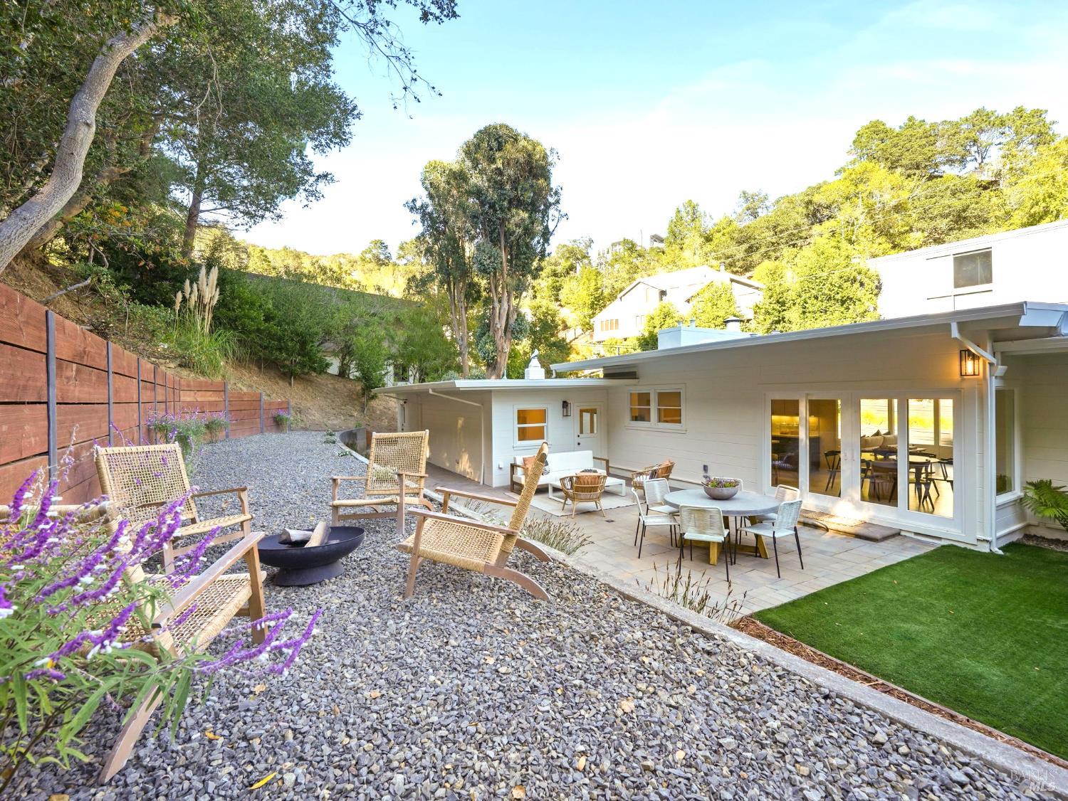 Detail Gallery Image 24 of 29 For 37 Convent Ct, San Rafael,  CA 94901 - 4 Beds | 2/1 Baths