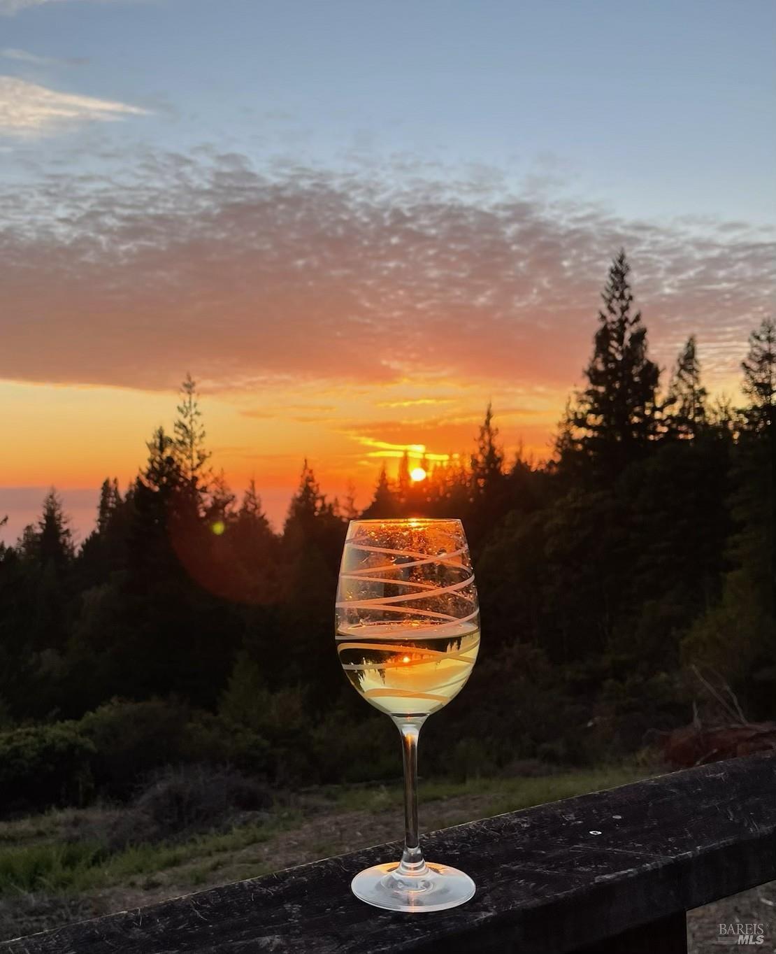 Detail Gallery Image 6 of 49 For 44801 Fish Rock Rd, Gualala,  CA 95445 - 3 Beds | 3 Baths