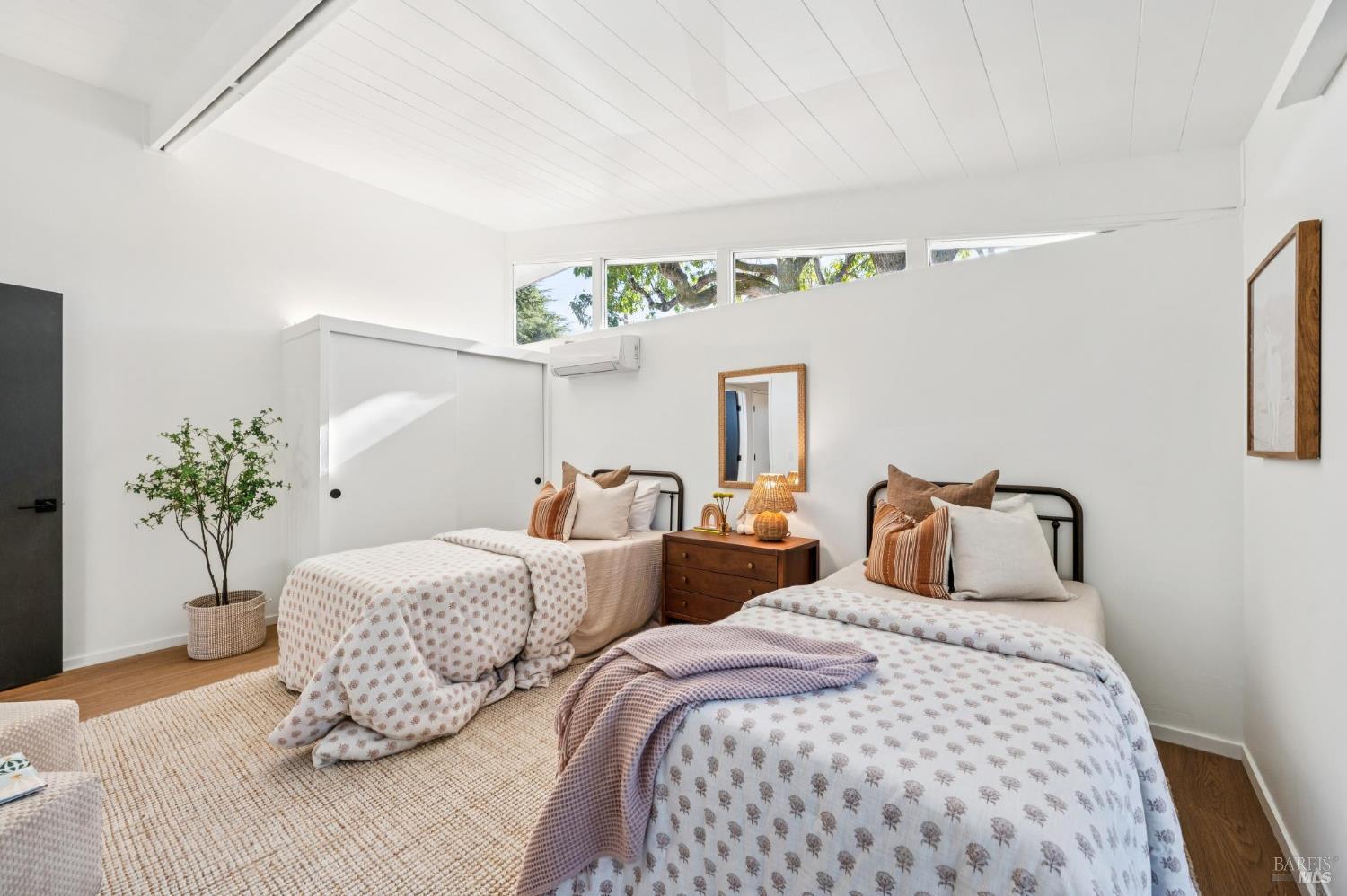 Detail Gallery Image 23 of 58 For 364 Hyacinth Way, San Rafael,  CA 94903 - 4 Beds | 2 Baths