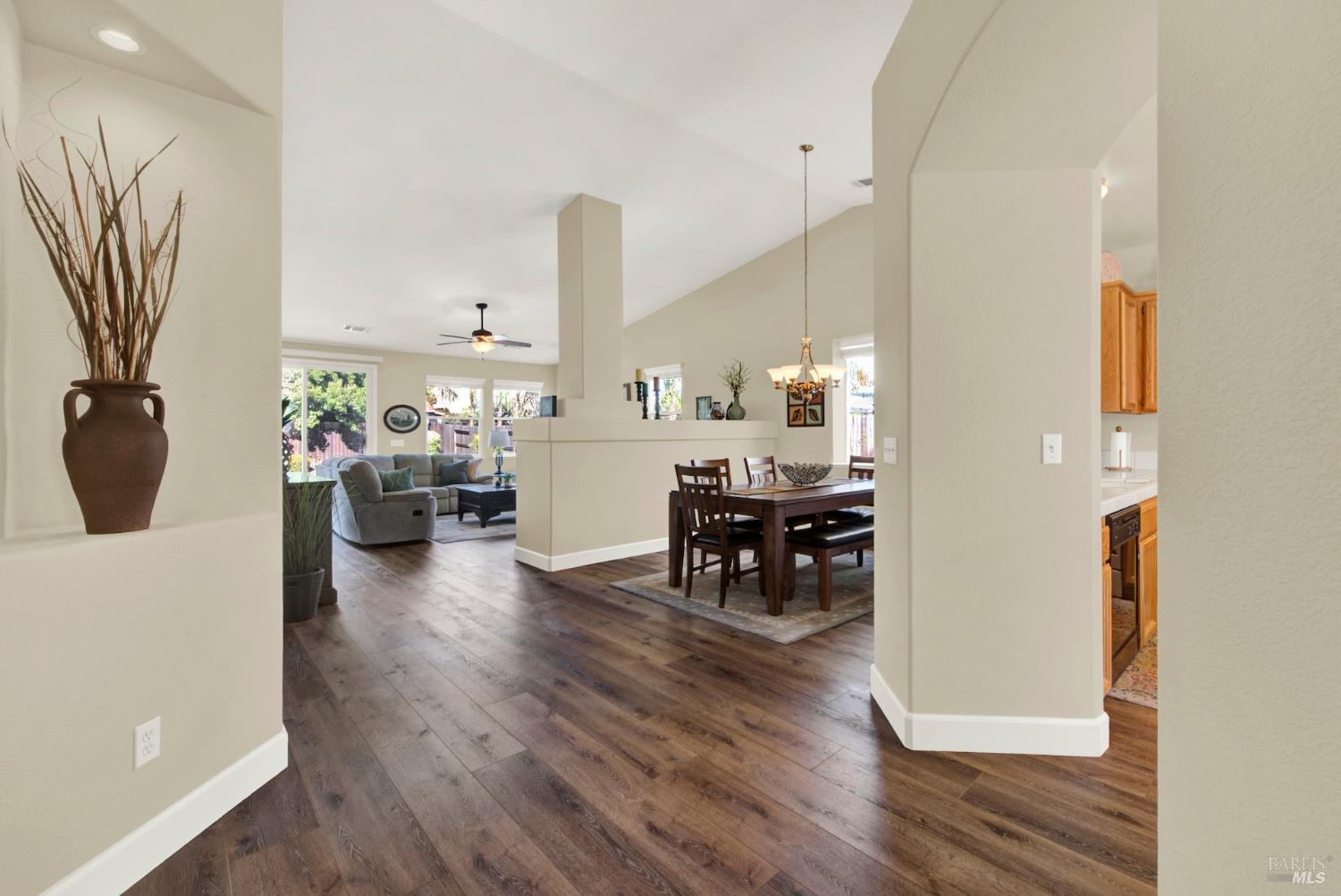 Detail Gallery Image 21 of 73 For 800 Alexander Dr, Dixon,  CA 95620 - 3 Beds | 2 Baths