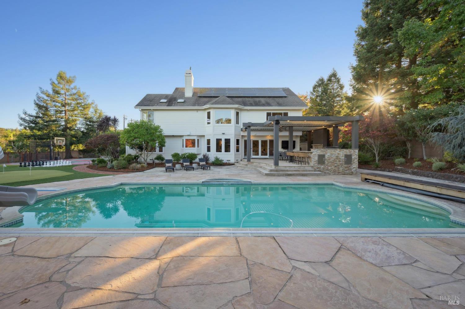 Detail Gallery Image 67 of 74 For 10 Chamberlain Ave, Novato,  CA 94947 - 5 Beds | 3/1 Baths