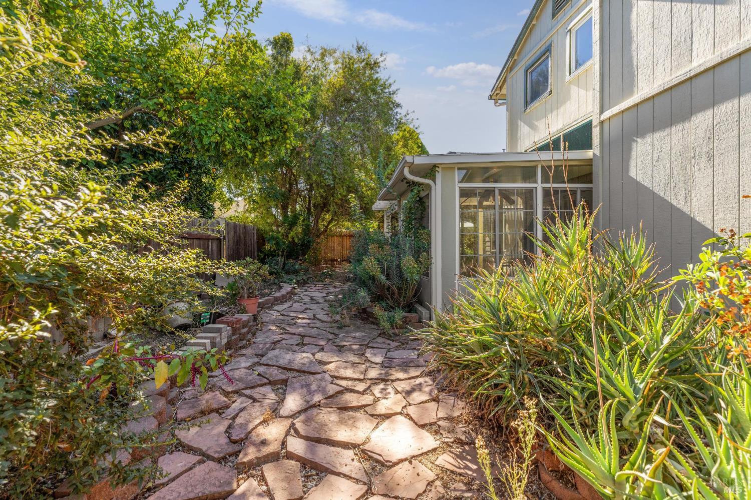 Detail Gallery Image 40 of 46 For 1365 Jacobs Pl, Dixon,  CA 95620 - 4 Beds | 2/1 Baths