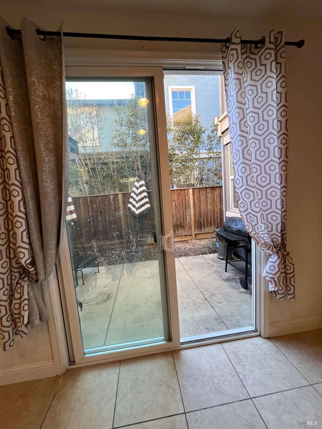 Detail Gallery Image 16 of 43 For 2472 Shorey Way, Fairfield,  CA 94533 - 4 Beds | 3 Baths