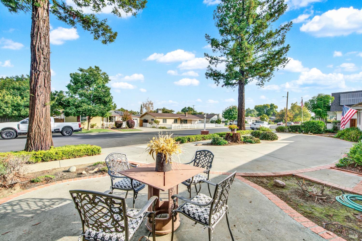 Detail Gallery Image 10 of 79 For 689 W C St, Dixon,  CA 95620 - 3 Beds | 3 Baths