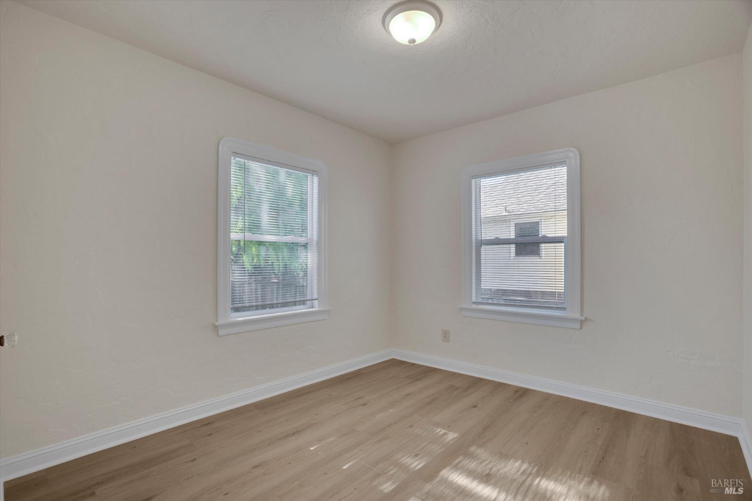 Detail Gallery Image 14 of 34 For 323 Hampshire St, Vallejo,  CA 94590 - 2 Beds | 1 Baths