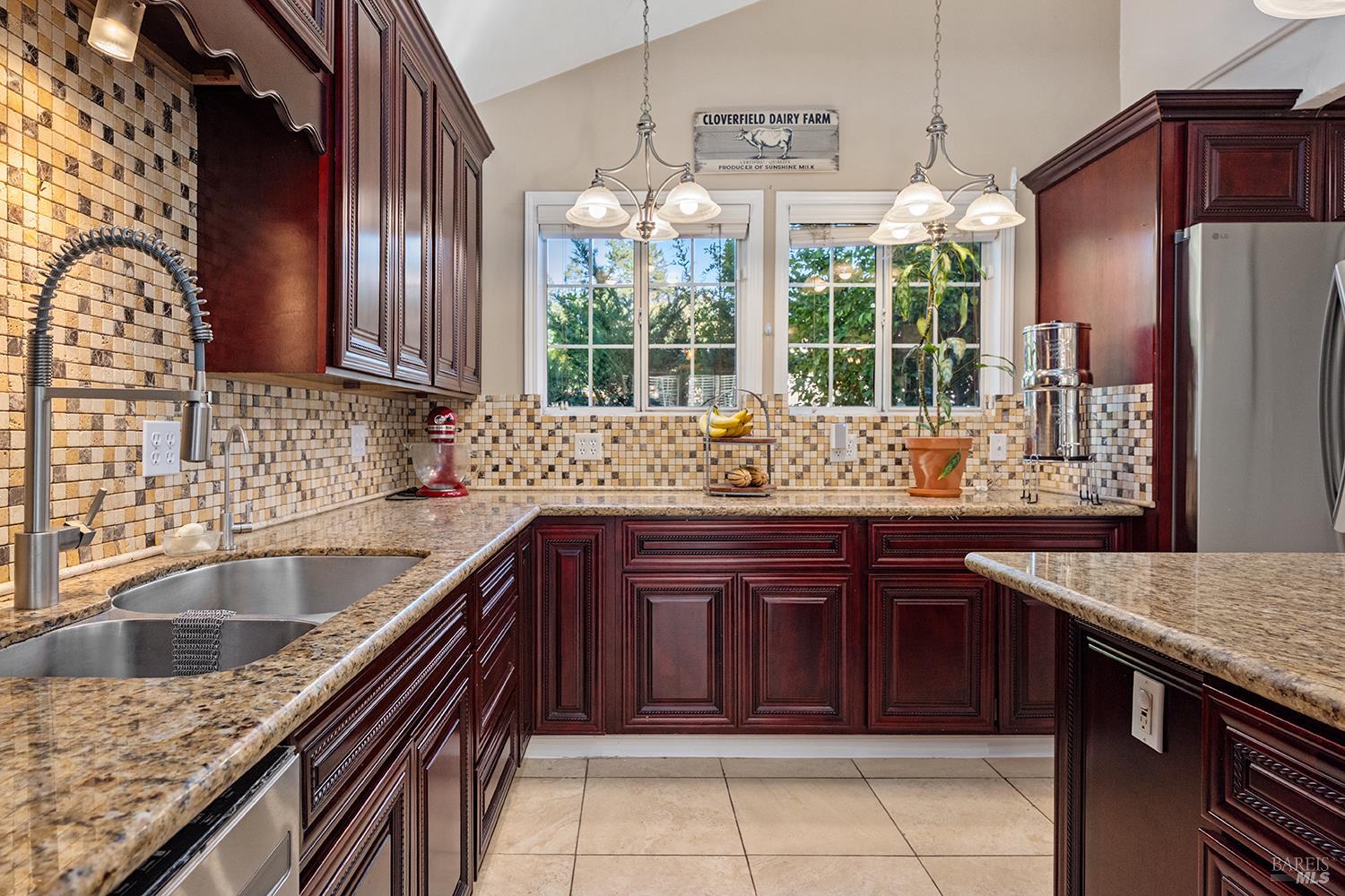 Detail Gallery Image 10 of 39 For 2595 Hardies Ln, Santa Rosa,  CA 95403 - 3 Beds | 2/1 Baths