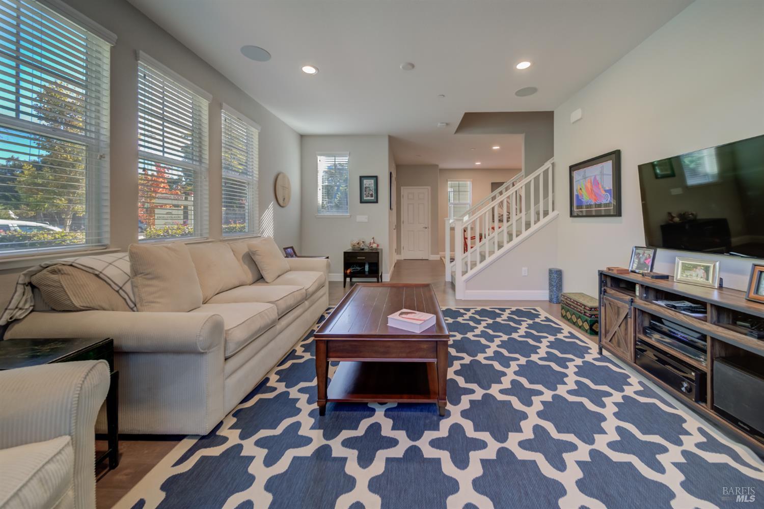 Detail Gallery Image 6 of 21 For 2135 Eva St, Napa,  CA 94559 - 3 Beds | 2/1 Baths