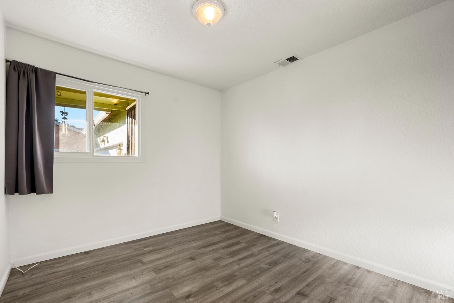 Detail Gallery Image 23 of 44 For 240 W Carolyn Dr, American Canyon,  CA 94503 - 4 Beds | 2 Baths