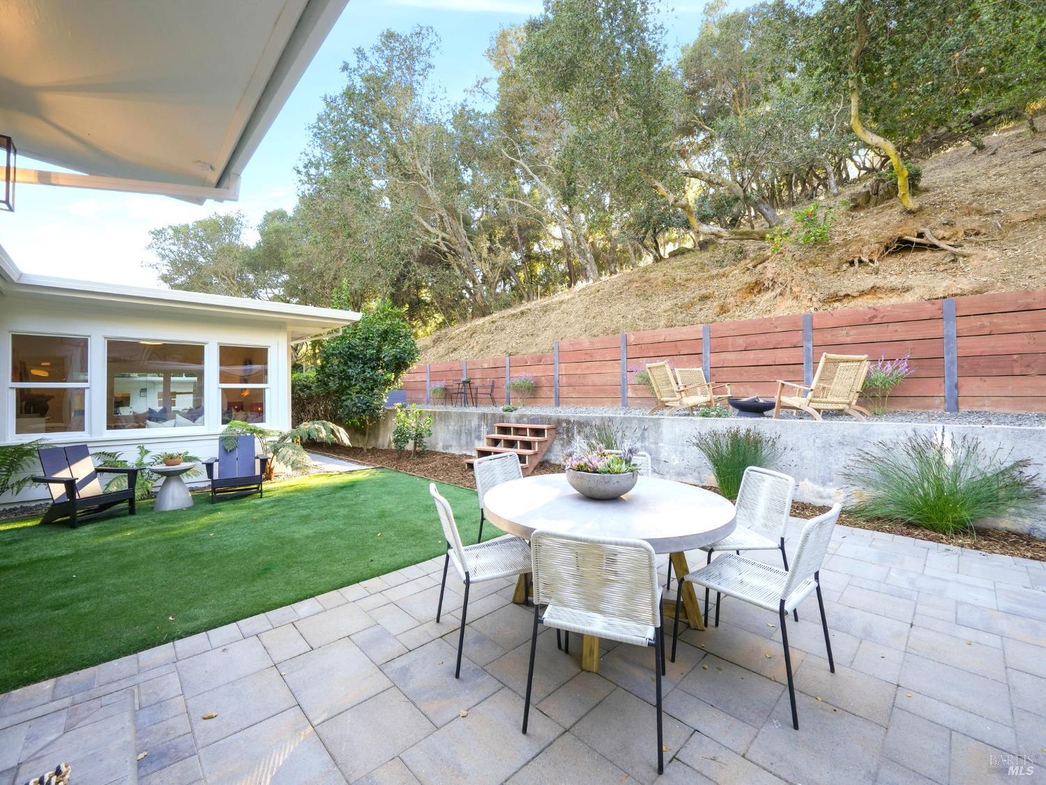 Detail Gallery Image 25 of 29 For 37 Convent Ct, San Rafael,  CA 94901 - 4 Beds | 2/1 Baths