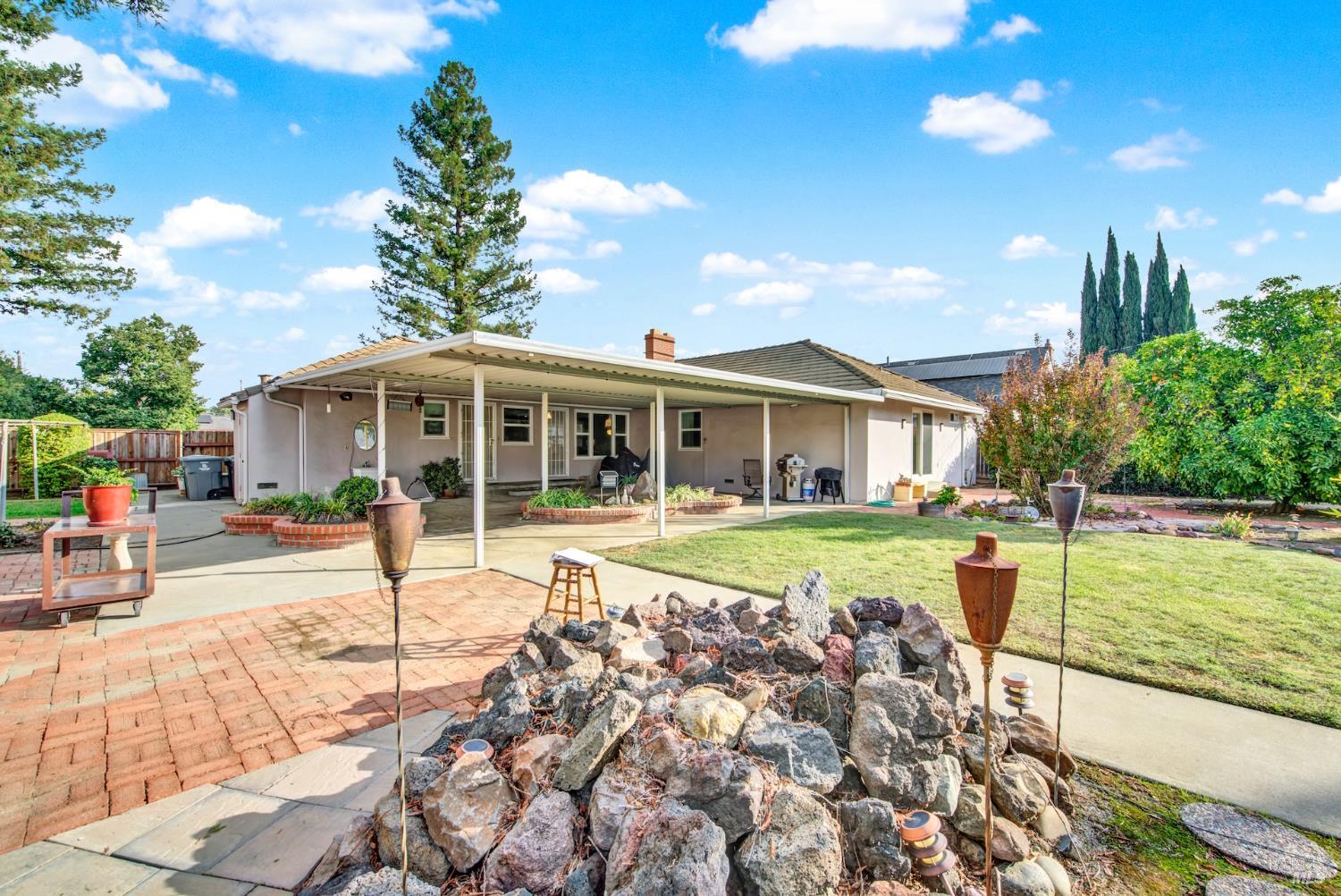 Detail Gallery Image 66 of 79 For 689 W C St, Dixon,  CA 95620 - 3 Beds | 3 Baths