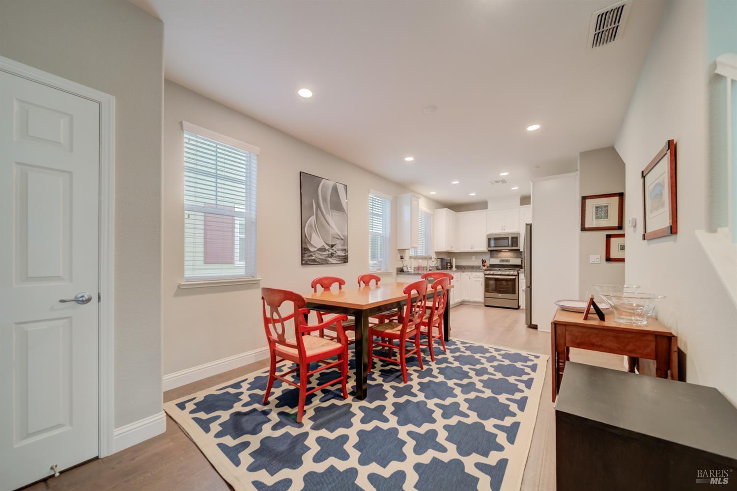 Detail Gallery Image 3 of 21 For 2135 Eva St, Napa,  CA 94559 - 3 Beds | 2/1 Baths