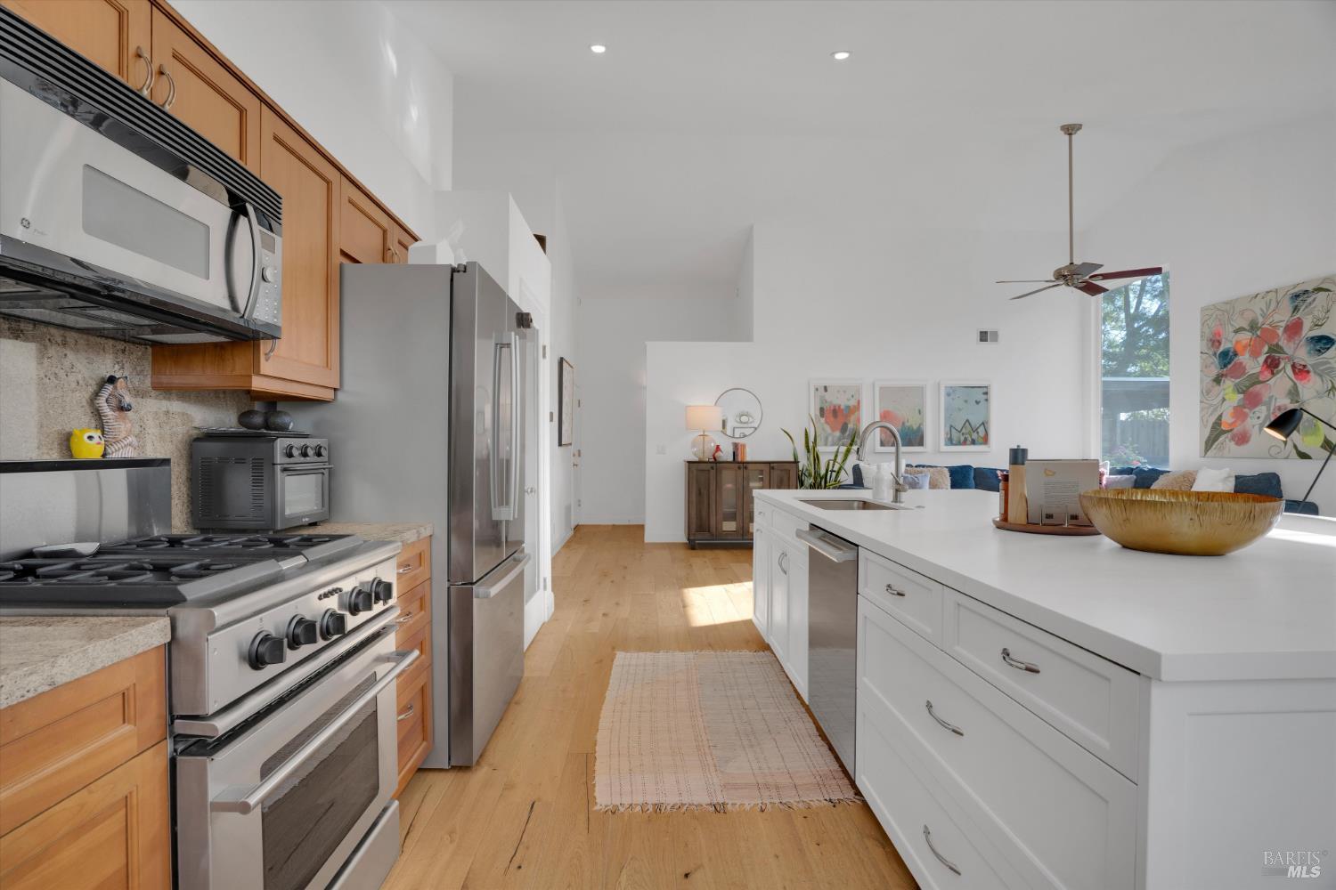 Detail Gallery Image 10 of 38 For 578 Morning Glory Dr, Benicia,  CA 94510 - 3 Beds | 2 Baths