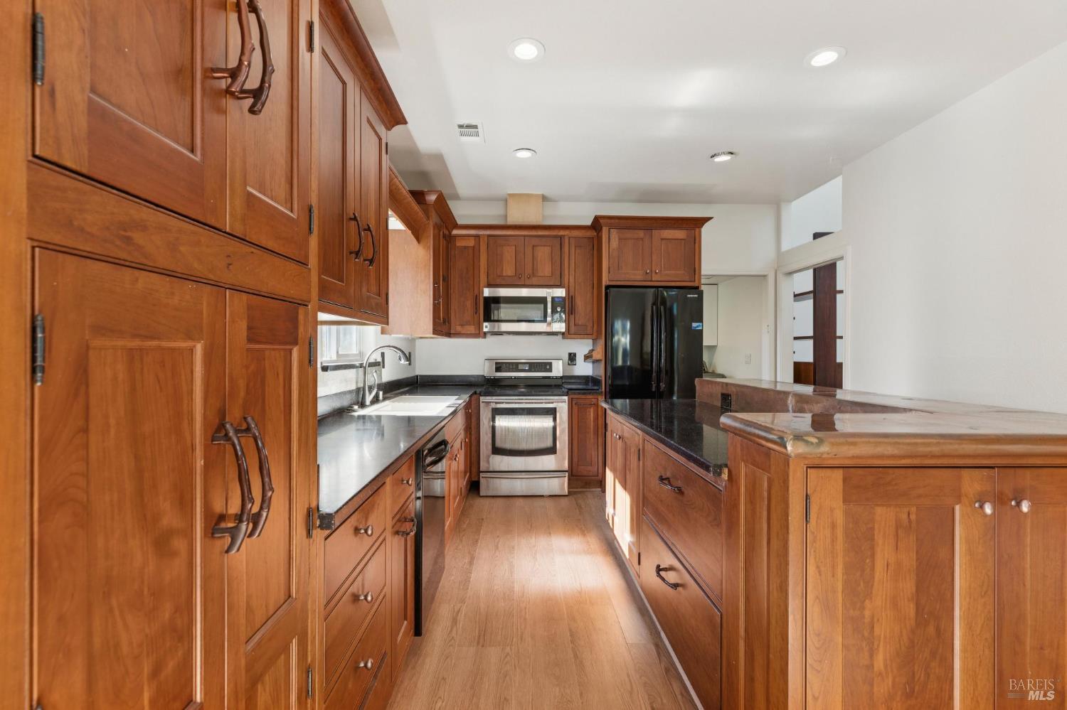 Detail Gallery Image 14 of 46 For 1365 Jacobs Pl, Dixon,  CA 95620 - 4 Beds | 2/1 Baths