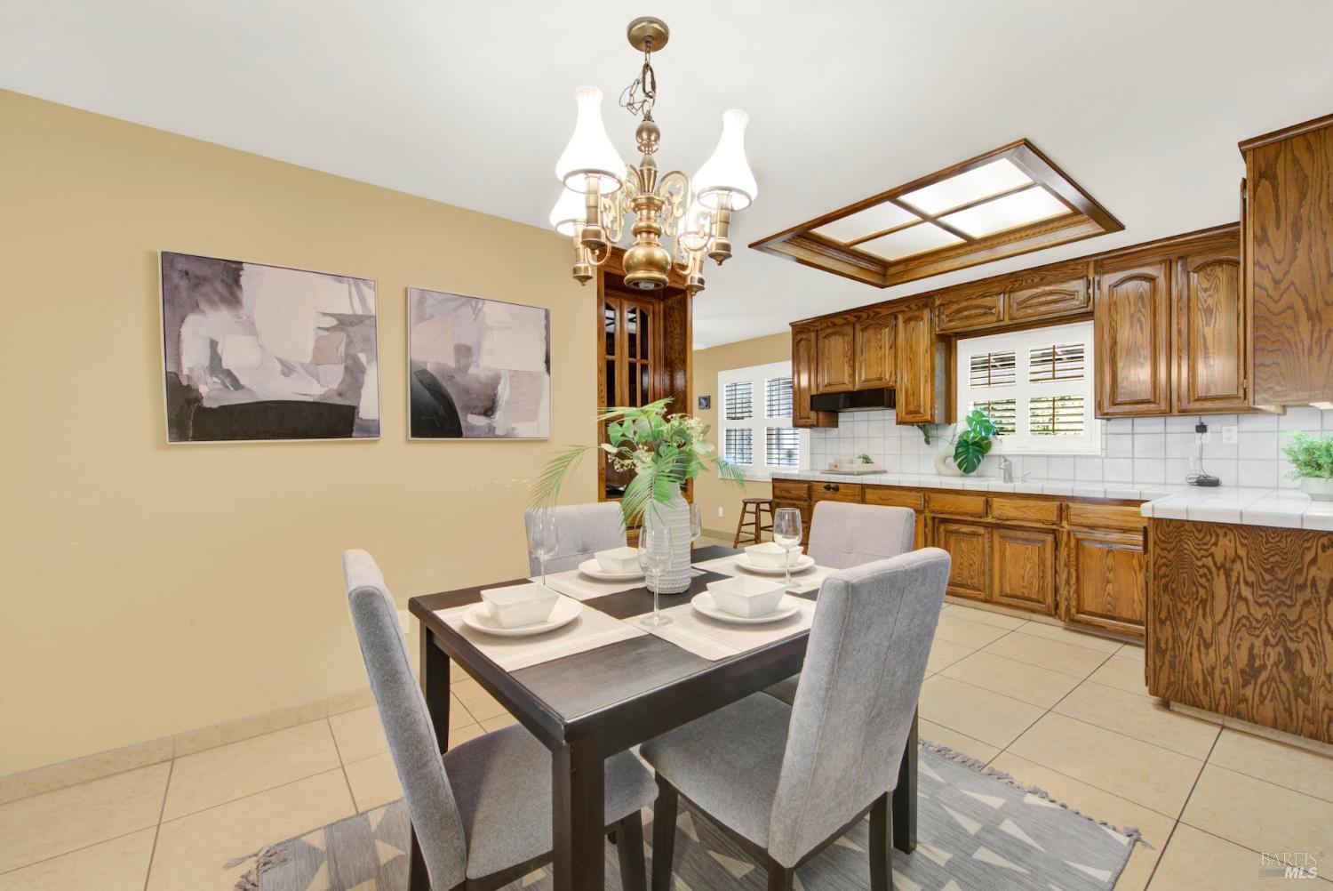 Detail Gallery Image 28 of 79 For 689 W C St, Dixon,  CA 95620 - 3 Beds | 3 Baths