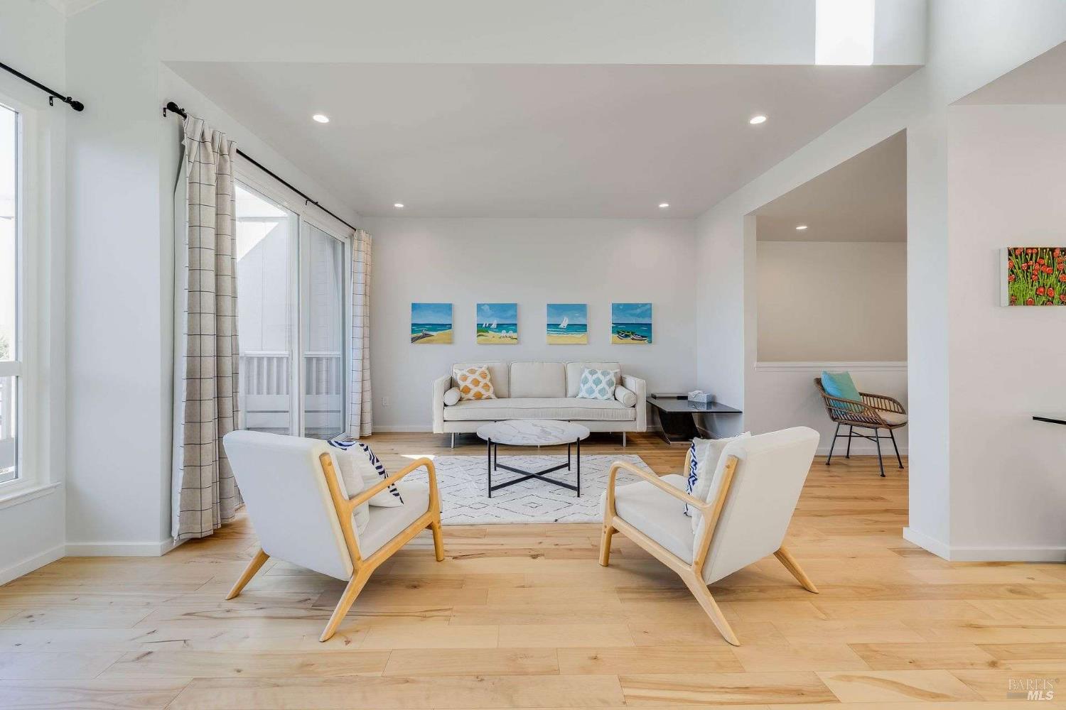 Detail Gallery Image 3 of 34 For 43 Marin Ave, Sausalito,  CA 94965 - 3 Beds | 2/1 Baths