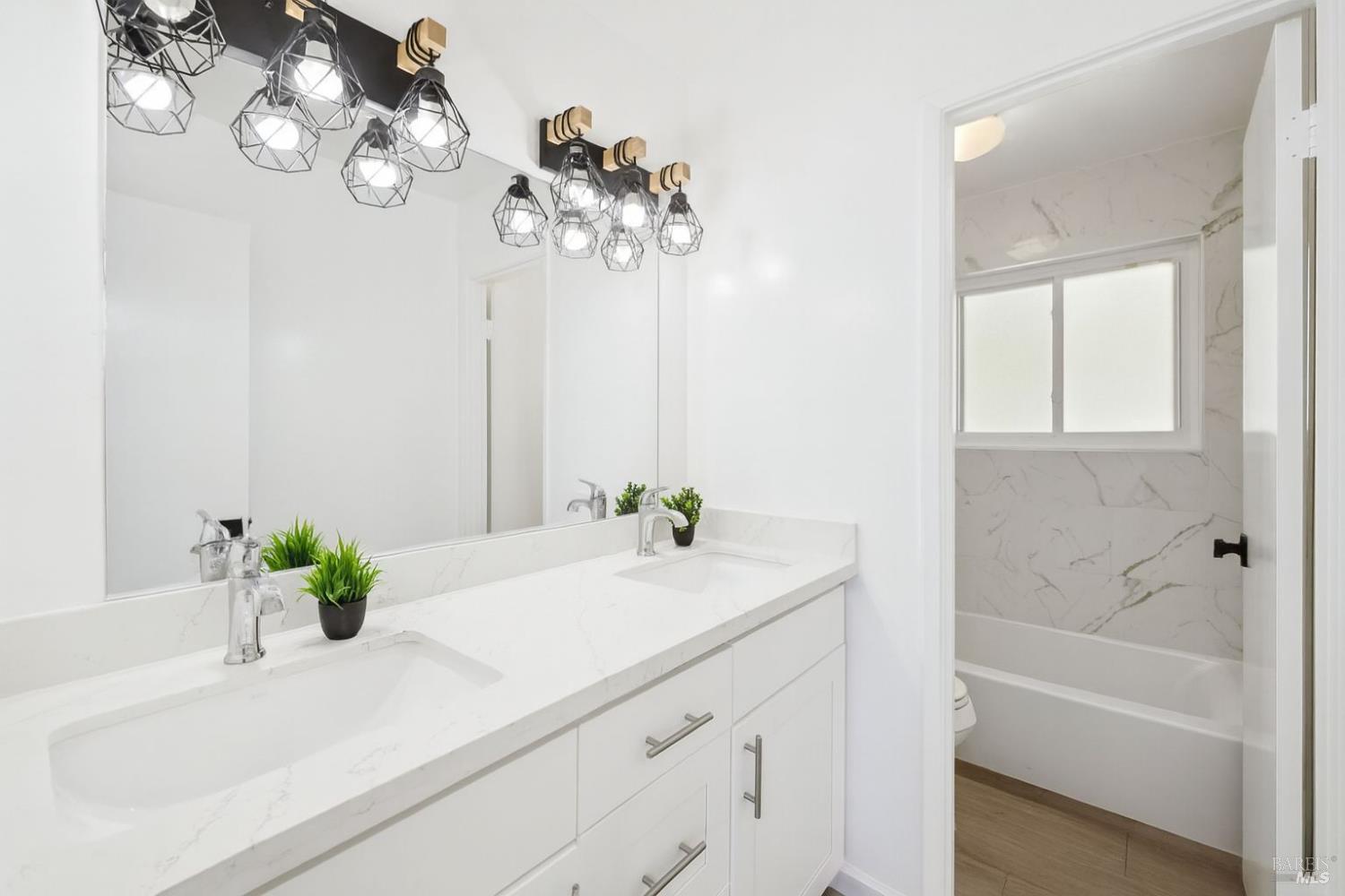 Detail Gallery Image 27 of 42 For 16 Dutton Ct, Sausalito,  CA 94965 - – Beds | – Baths