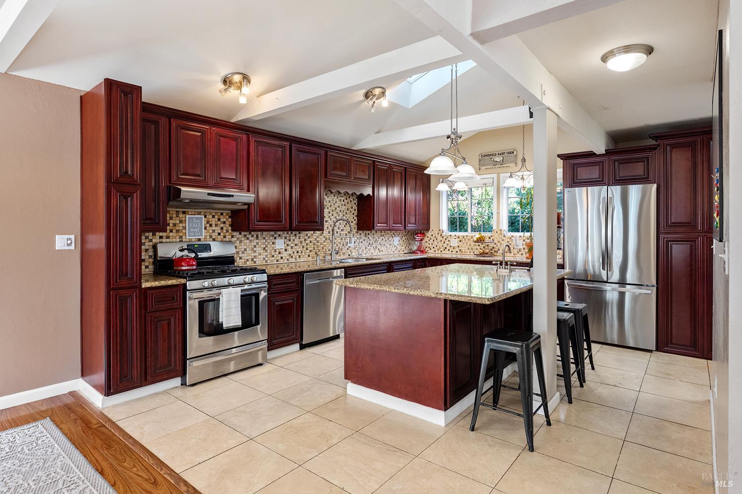 Detail Gallery Image 8 of 39 For 2595 Hardies Ln, Santa Rosa,  CA 95403 - 3 Beds | 2/1 Baths