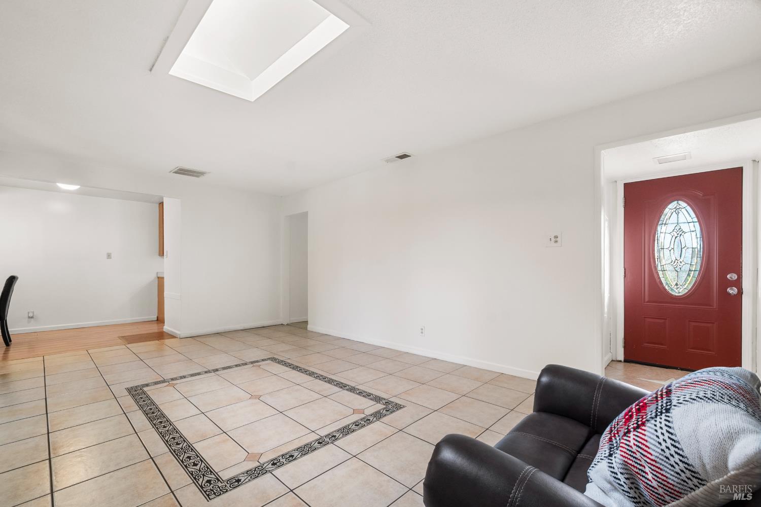 Detail Gallery Image 9 of 44 For 240 W Carolyn Dr, American Canyon,  CA 94503 - 4 Beds | 2 Baths