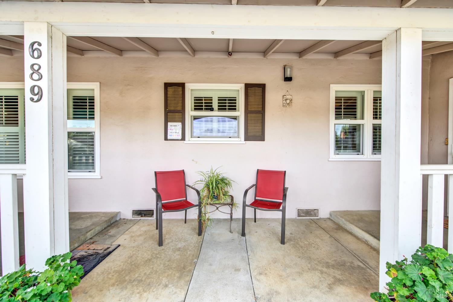 Detail Gallery Image 15 of 79 For 689 W C St, Dixon,  CA 95620 - 3 Beds | 3 Baths