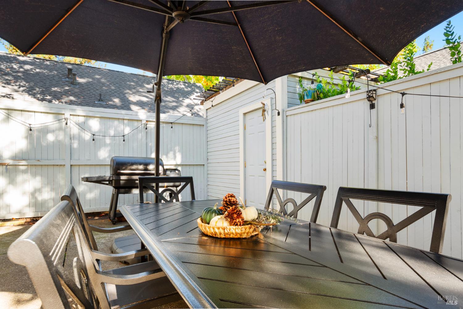 Detail Gallery Image 18 of 53 For 3315 Yulupa Ave, Santa Rosa,  CA 95405 - 3 Beds | 2 Baths