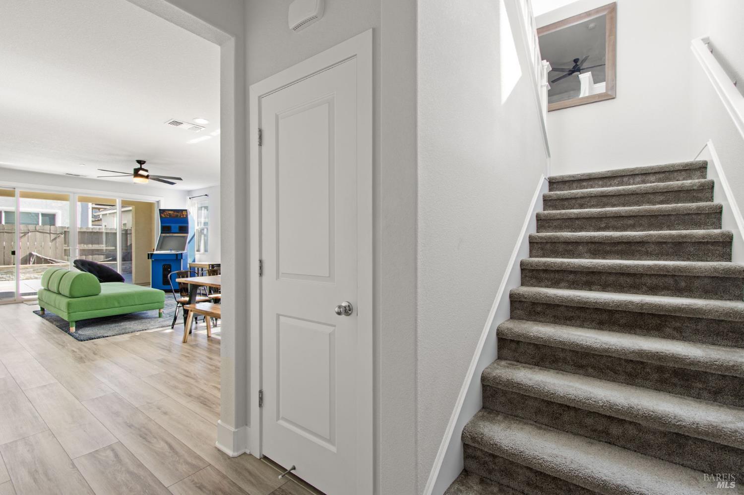 Detail Gallery Image 4 of 27 For 845 Cosmos Dr, Vacaville,  CA 95687 - 4 Beds | 3 Baths