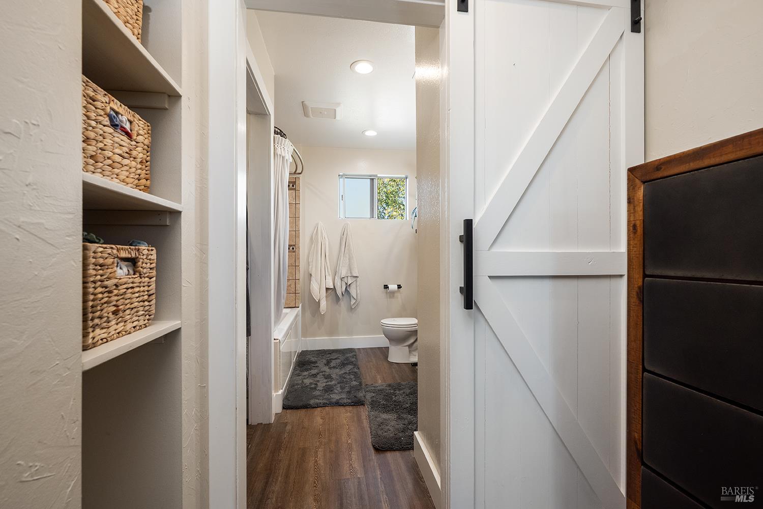 Detail Gallery Image 22 of 39 For 2595 Hardies Ln, Santa Rosa,  CA 95403 - 3 Beds | 2/1 Baths