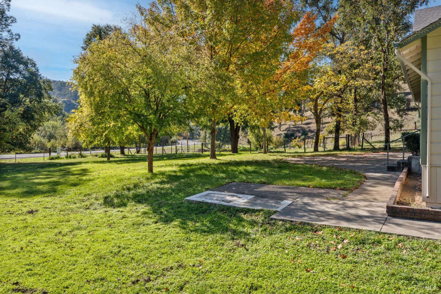 Detail Gallery Image 35 of 40 For 7420 Eastside Potter Valley Rd, Ukiah,  CA 95482 - 3 Beds | 2 Baths